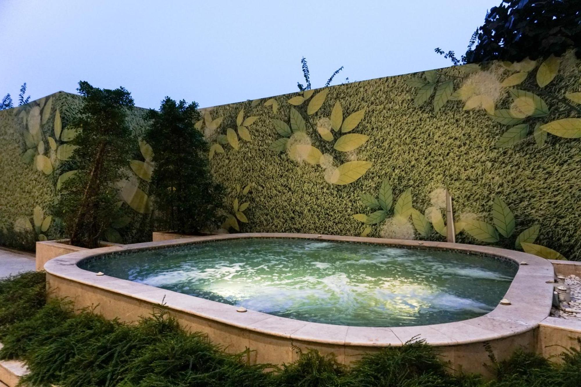 Well Design And Homey Signature Park Grande By Travelio