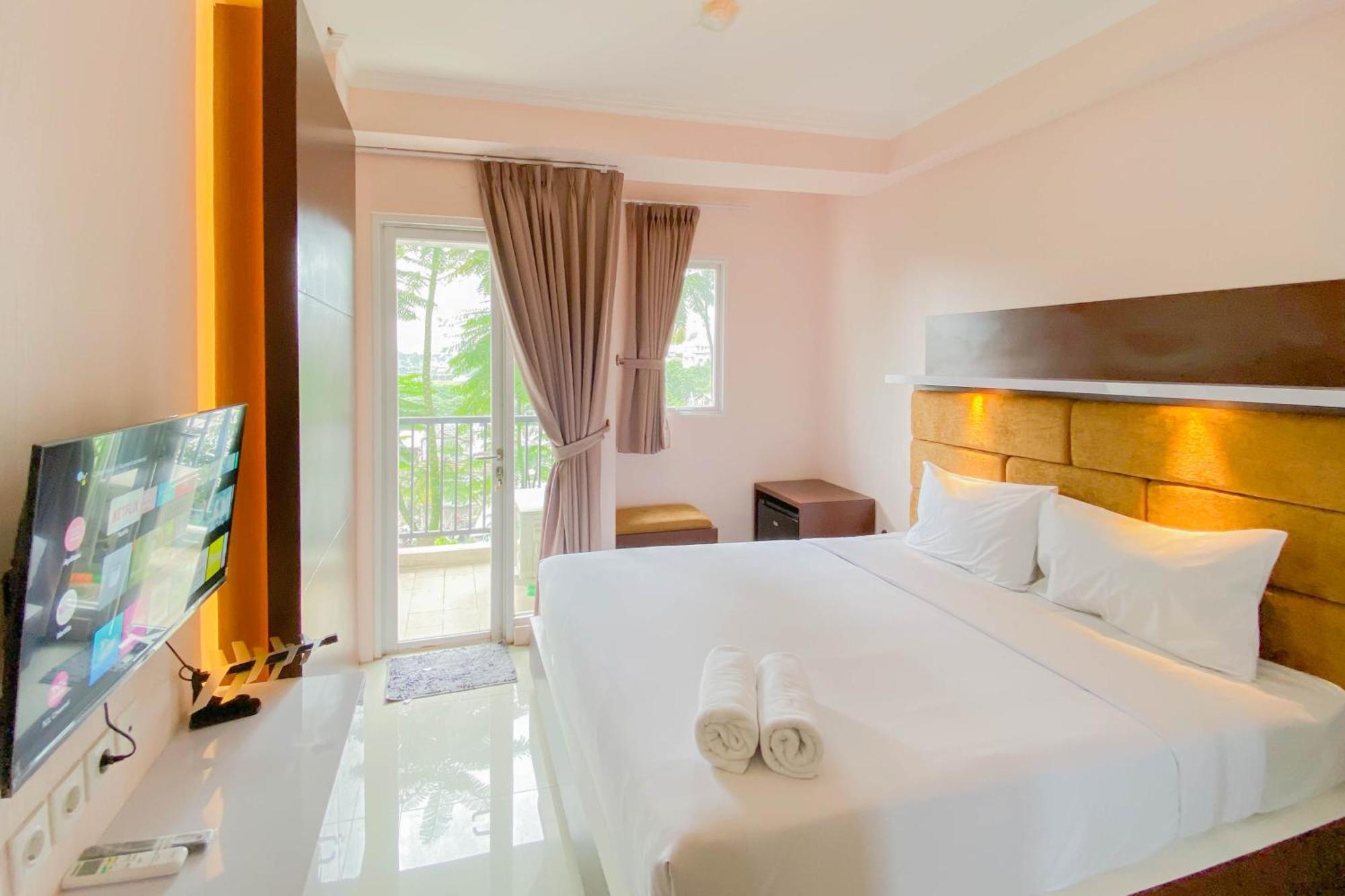 Well Design And Homey Signature Park Grande By Travelio Jakarta